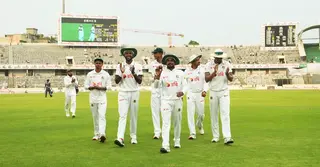 প্রথম ইনিংসে ৩৮৬ রানে অলআউট পাকিস্তান; ২৭ রানে এগিয়ে বাংলাদেশ